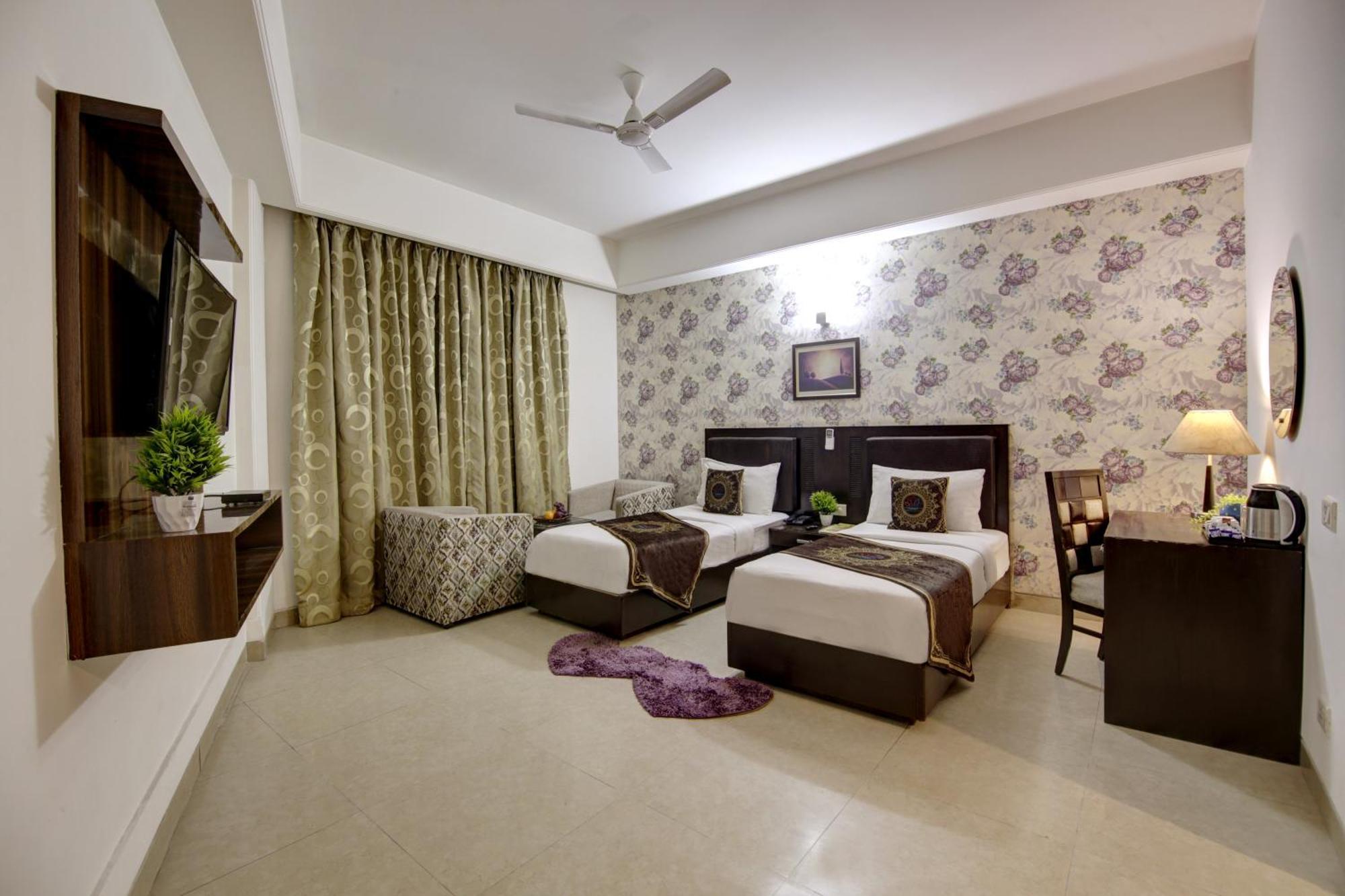 Hotel Venus Plaza 뉴델리 외부 사진