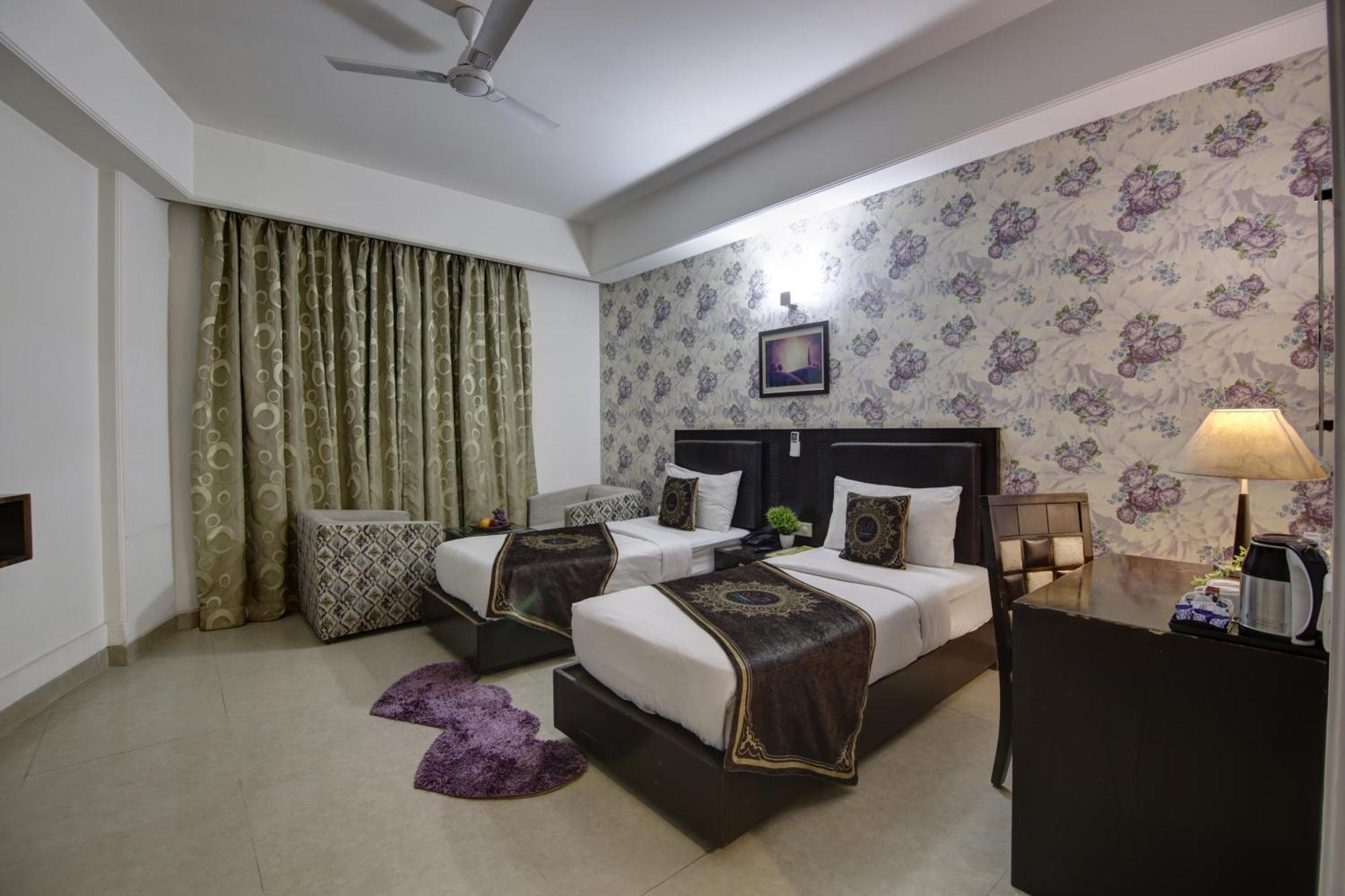 Hotel Venus Plaza 뉴델리 외부 사진