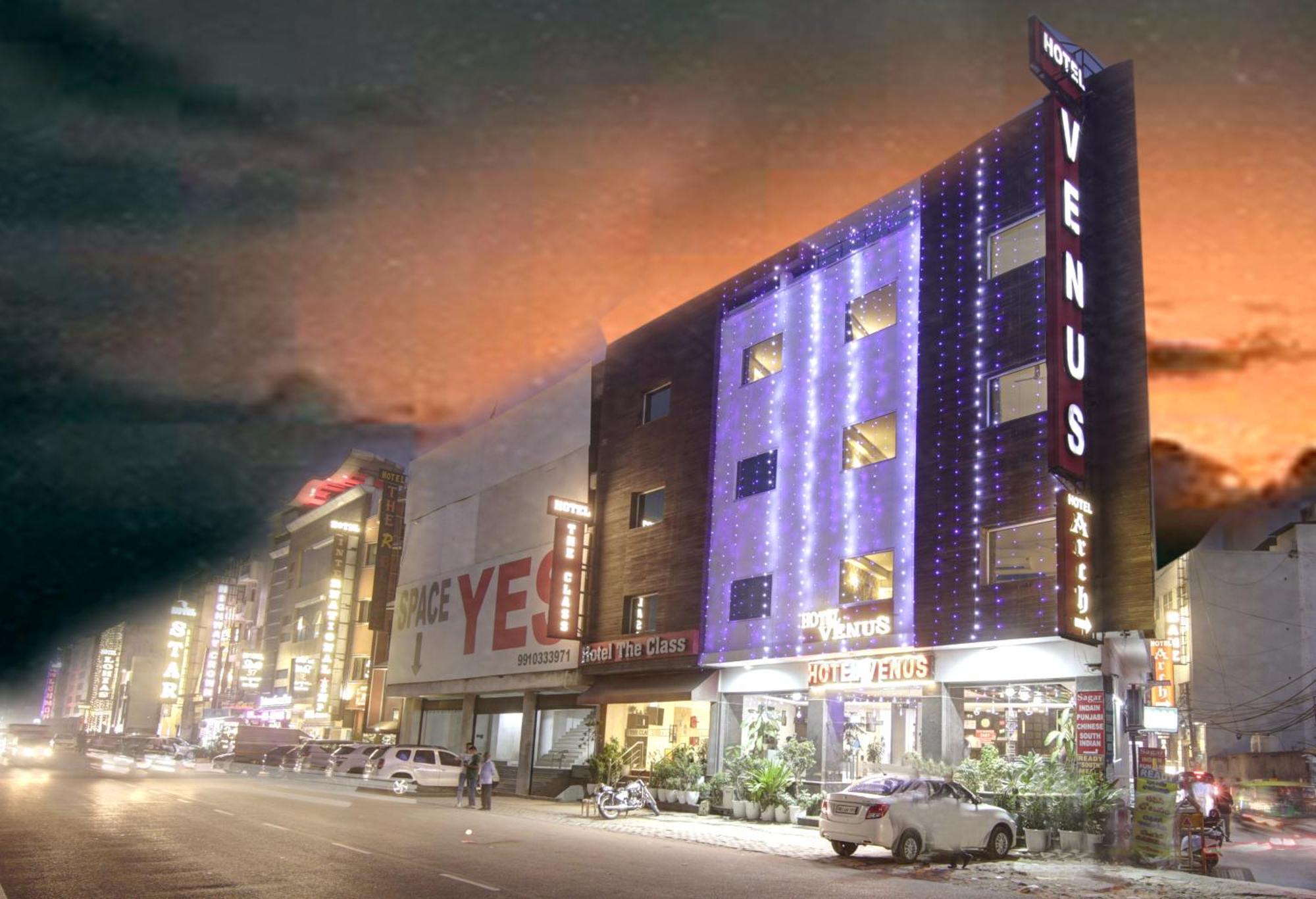 Hotel Venus Plaza 뉴델리 외부 사진