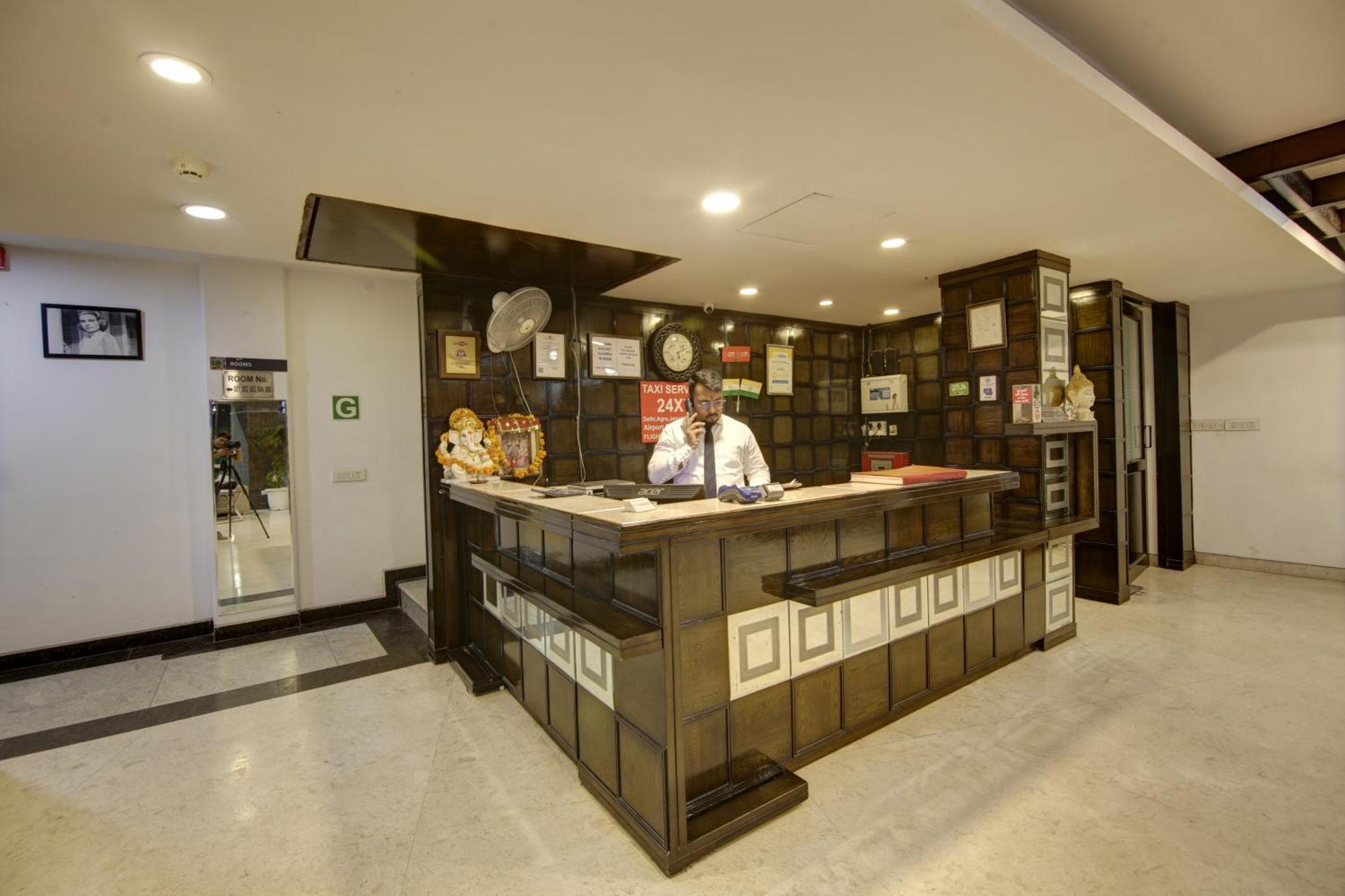 Hotel Venus Plaza 뉴델리 외부 사진