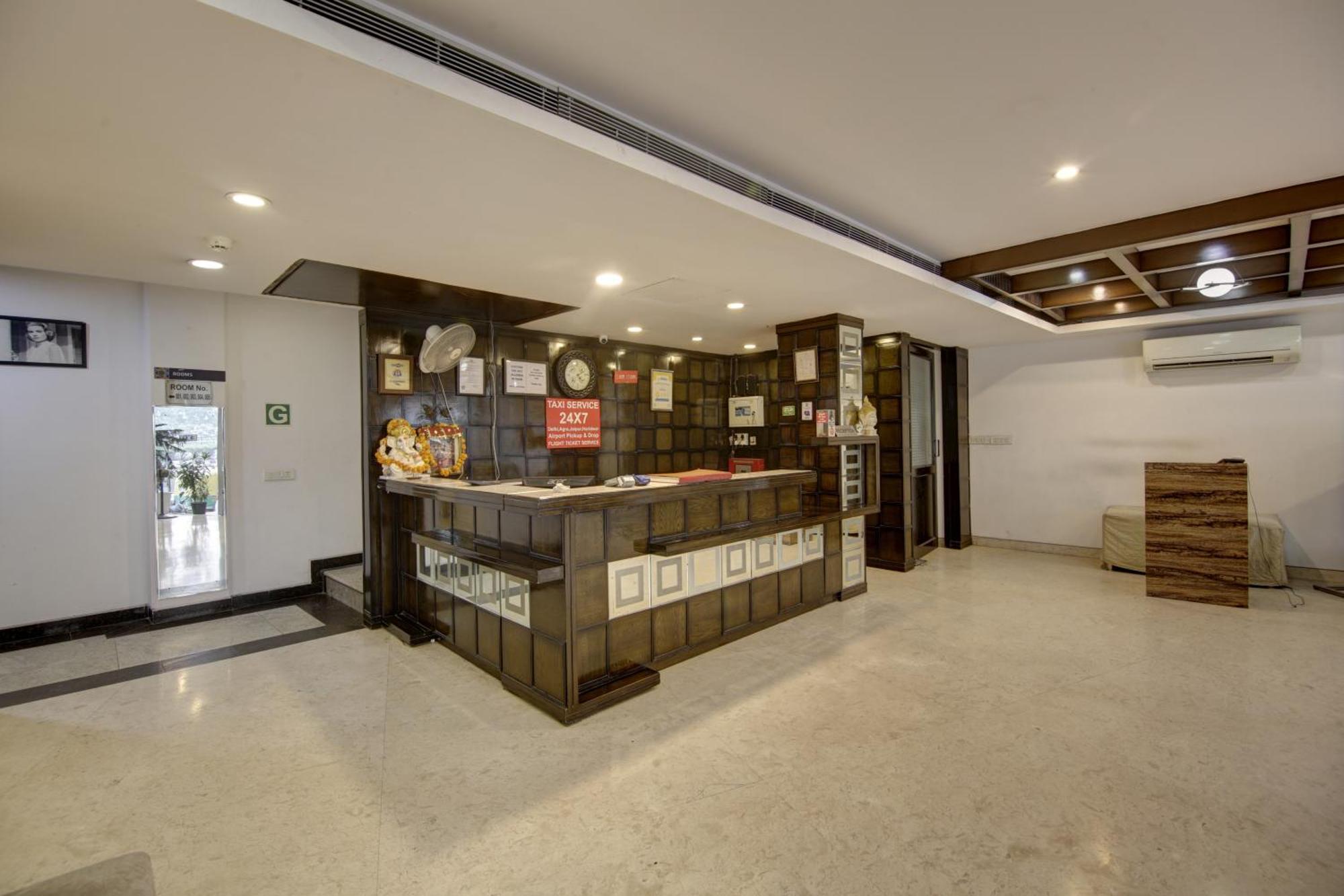 Hotel Venus Plaza 뉴델리 외부 사진