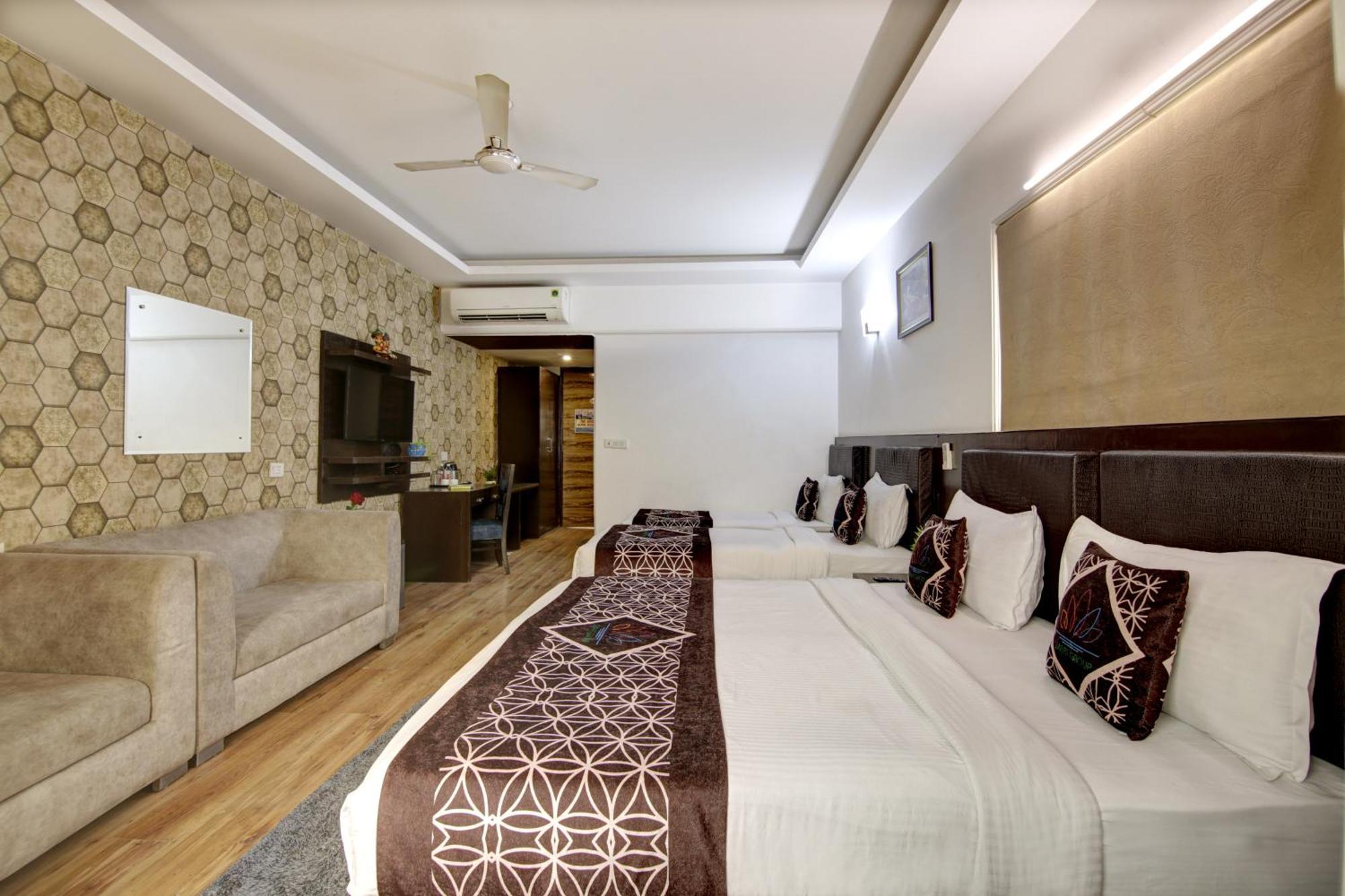 Hotel Venus Plaza 뉴델리 외부 사진