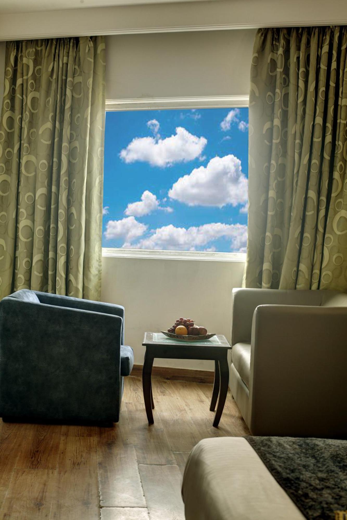 Hotel Venus Plaza 뉴델리 외부 사진