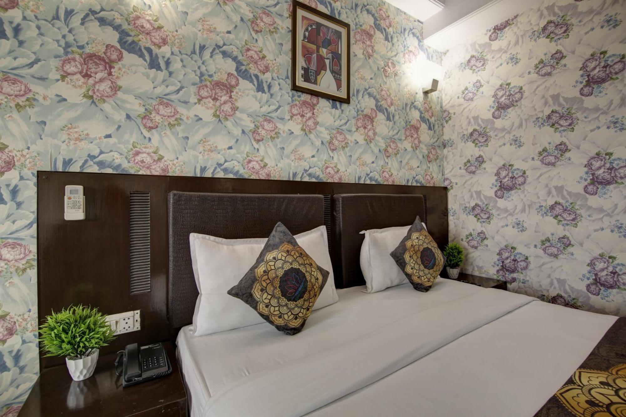 Hotel Venus Plaza 뉴델리 외부 사진